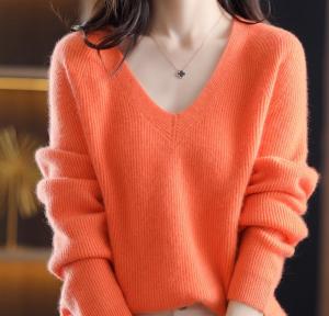 Кашеміровий светр з V-подібним вирізом-248