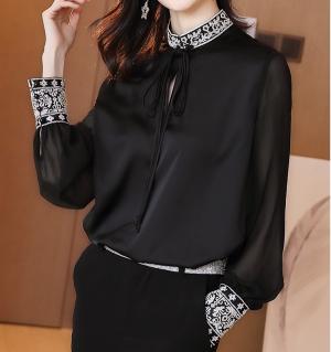 Чорна ошатна шовкова блуза MIU MIU-368 з вишивкою